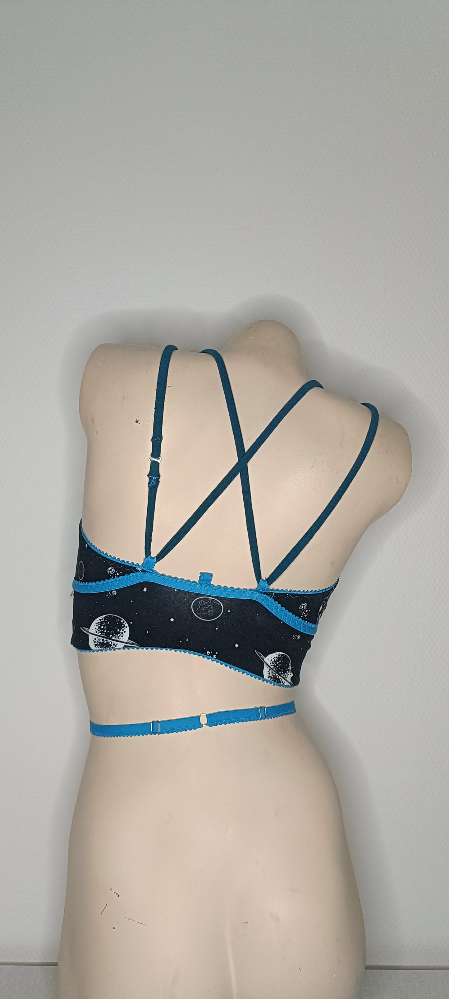 Zwarte planeten bralette goddess