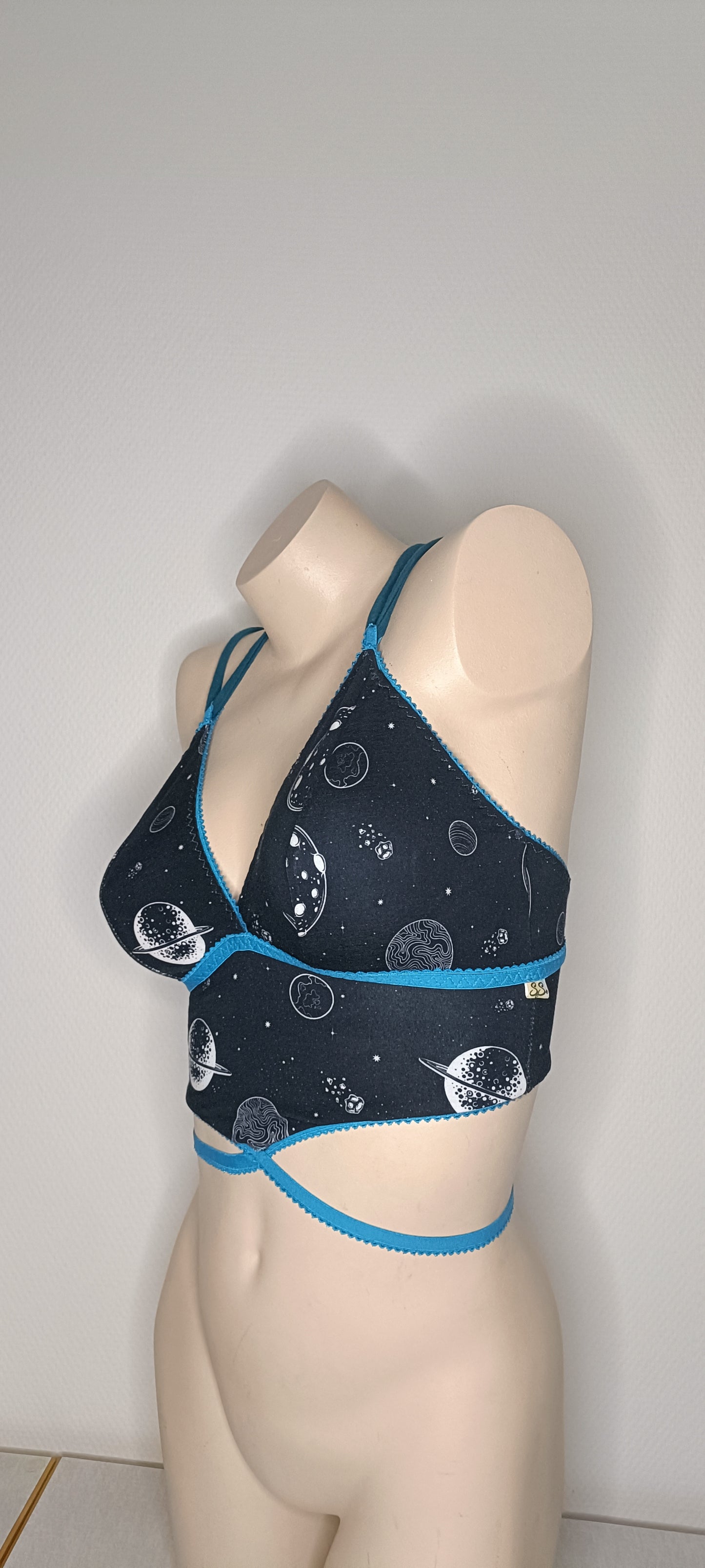 Zwarte planeten bralette goddess